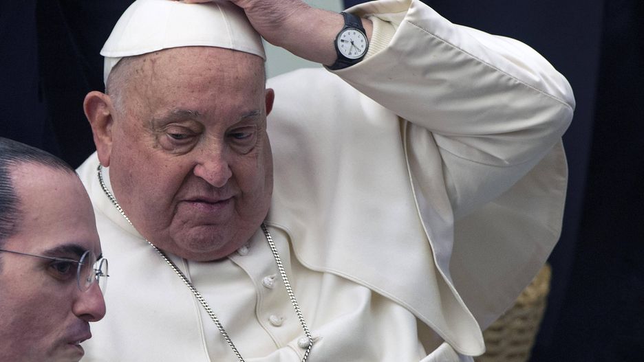 Papież Franciszek trafił do szpitala.