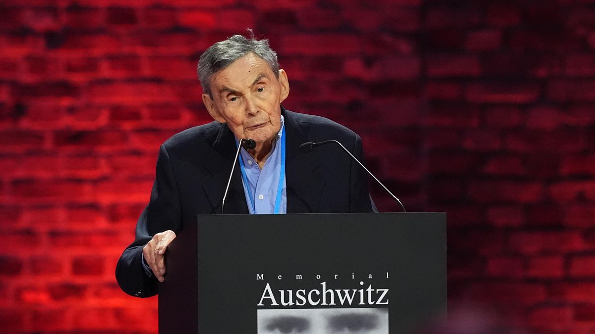 OSWIECIM, POLAND - JANUARY 27: Marian Turski, Polish historian, journalist, Holocaust survivor and member of the International Auschwitz Council gives the welcome address during the ceremony for the 80th anniversary of the liberation of the Auschwitz camp on January 27, 2025 in Oswiecim, Poland. The Nazis built and operated the Auschwitz complex of concentration camps during World War II initially for slave labor and later for the mass extermination of Jews and other undesirables. Approximately 1.1 million people died at Auschwitz, most of them in the notorious gas chambers of Auschwitz II-Birkenau. The Soviet Army liberated the camp in 1945.  (Photo by Aaron Chown - Pool/Getty Images)