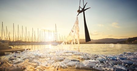 W każdej minucie do oceanów trafia ciężarówka plastiku. Nowy projekt Von Wonga