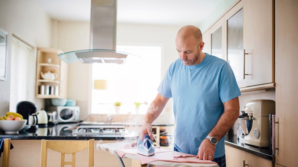Ekspres do kawy, żelazko czy mikrofala  - to podstawe urządzenie z zakresu małego AGD, które każdy facet powinien mieć