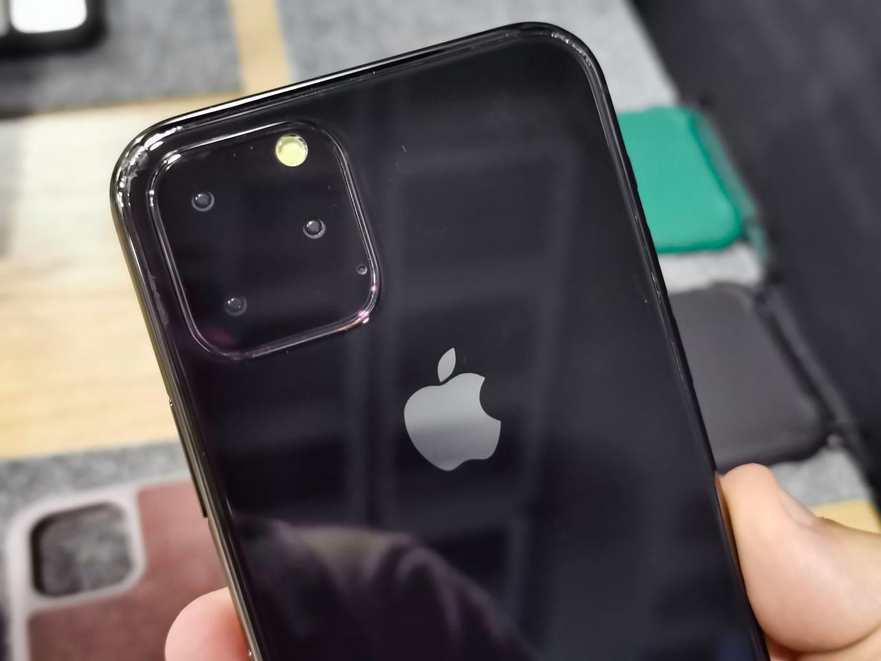 iPhone 11: widziałem atrapę. Muszę stanąć w obronie Apple'a