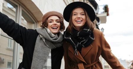 Ciepły płaszcz zimowy damski: cztery modele, które możesz nosić bez względu na obowiązujące trendy