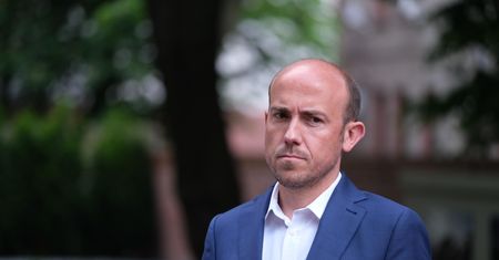 Borys Budka zaatakowany na konferencji prasowej. "Oczekuję reakcji Jarosława Kaczyńskiego"