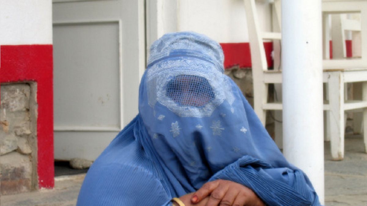 Kobieta oddała jedno z bliźniąt (zdjęcie poglądowe).