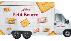 Food truck Jutrzenki promuje herbatniki Petit Beurre