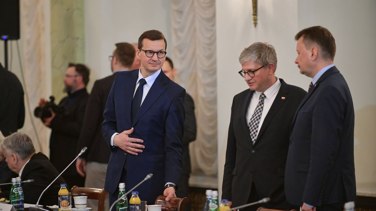 Premier Mateusz Morawiecki jest tymczasowym ministrem finansów i odpowiada za obsługę długu publicznego