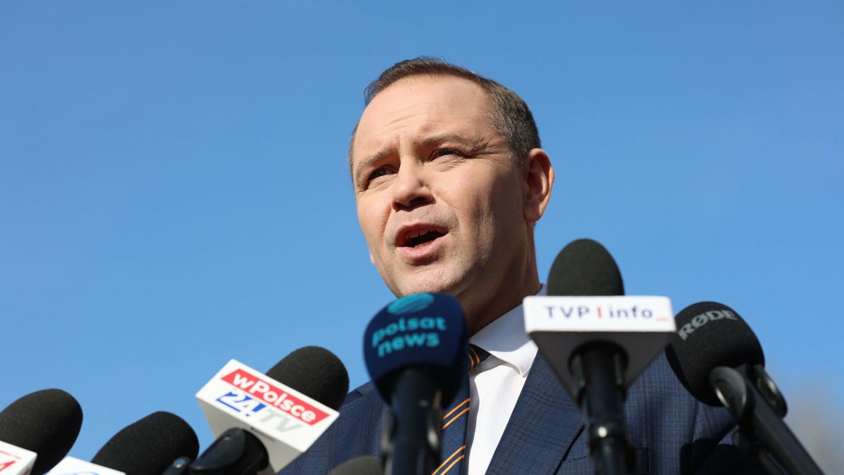 Karol Nawrocki przed Ministerstwem Finans�w
10.03.2025 Warszawa Konferencja prasowa kandydata na prezydenta Karola Nawrockiego przed Ministerstwem Finansow fot Andrzej Iwanczuk/REPORTER
N/z: Karol Nawrocki
Andrzej Iwanczuk/REPORTER