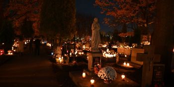 Tarnobrzeg: Cmentarze w noc Wszystkich Świętych