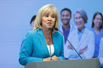 "Nadszedł czas, że zarabiamy godnie". Pielęgniarki boją się cięć