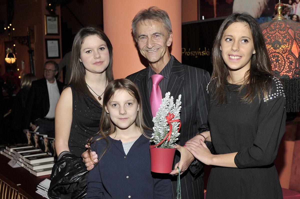 Tadeusz Ross z córkami, 2012 r.  