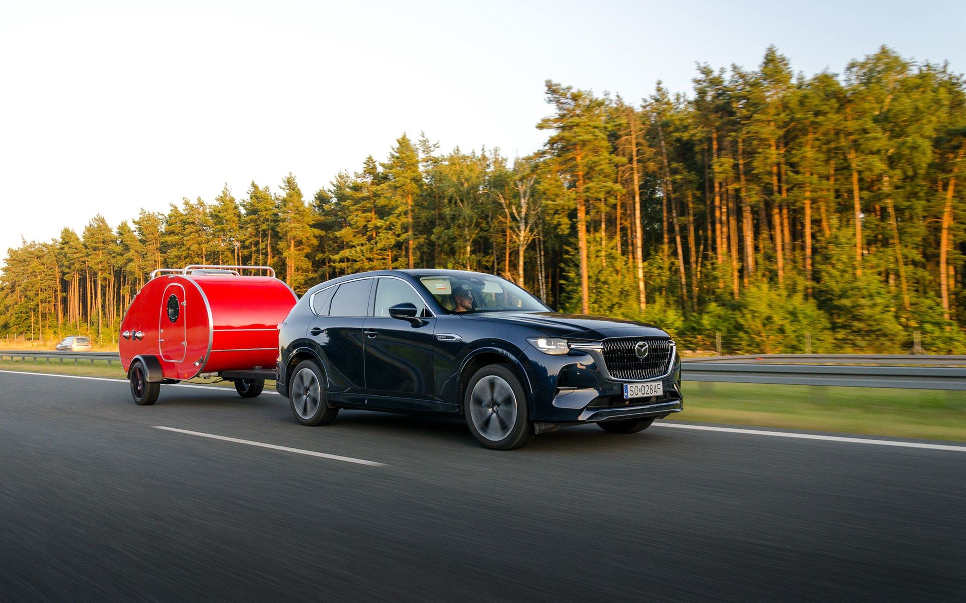 Mazda CX-60 ma tyle mocy, że lekka przyczepa jest, ale jakby