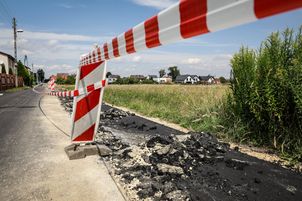 Pełnomocnik RPO bada tymczasowe aresztowanie rolnika, który zaorał asfalt