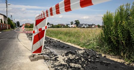 Pełnomocnik RPO bada tymczasowe aresztowanie rolnika, który zaorał asfalt