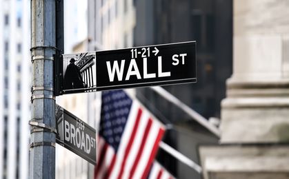 Wall Street wymusza korektę