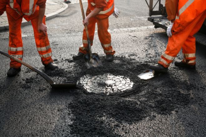 Pensje pracowników fizycznych. Kto zarabia najwięcej, kto najmniej?