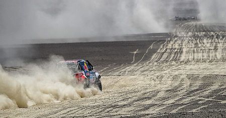 Hilux zdominował Dakar. Małysz szczęśliwy!