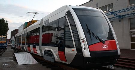 Umowa z Solarisem podpisana: 40 tramwajów dla Poznania