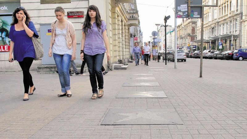 W Alei Sławy od pół roku brakuje czterech gwiazd