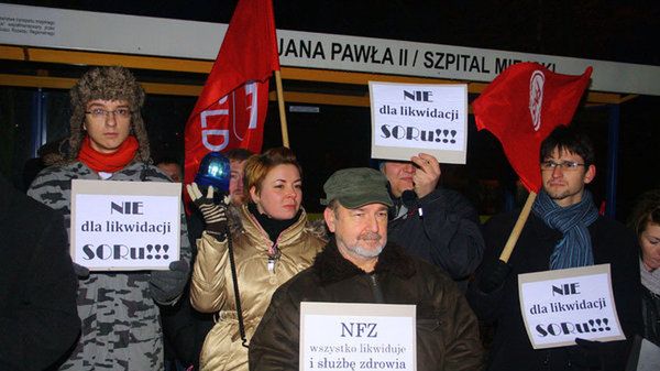 Na Facebook'u powstała grupa przeciwko polityce łódzkiego NFZ. Dołączyło 900 osób