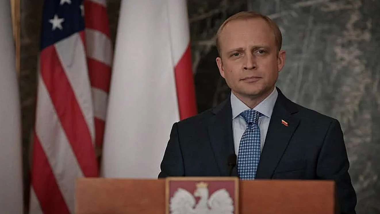 Piotr Adamczyk w serialu "Madame Secretary" - materiały prasowe