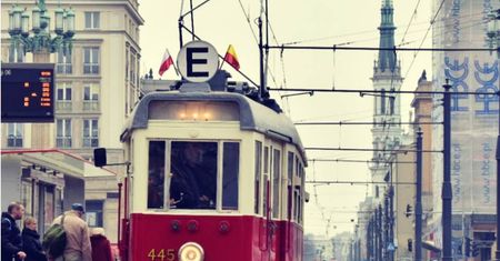 Warszawskie tramwaje elektryczne są już z nami 110 lat. Miasto świętuje rocznicę