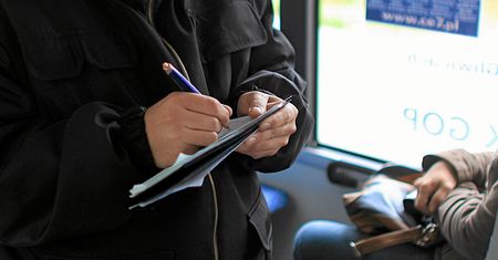 Małżeństwo z Łodzi miało bilety. Mimo to musi zapłacić ponad 500 zł kary