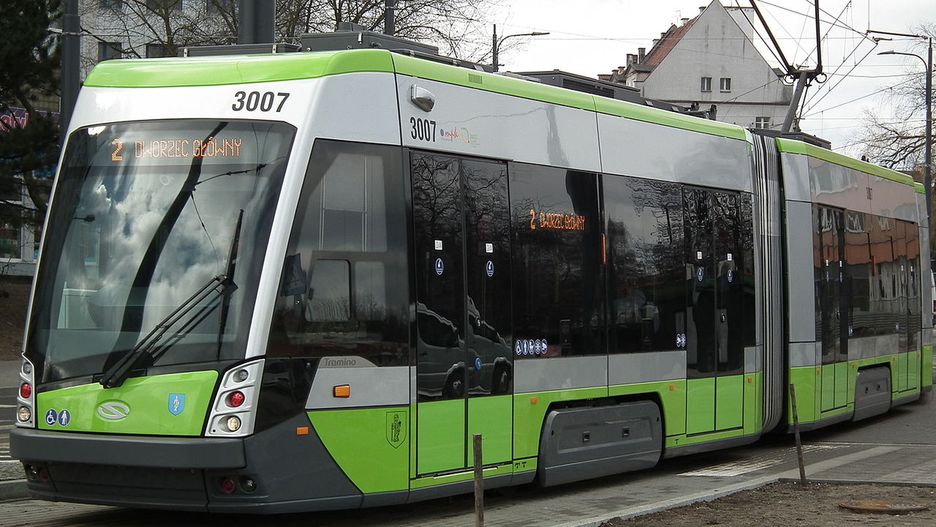 Olsztyn. Matka pojechała tramwajem, a jej syn został na przystanku. MPK bada sprawę