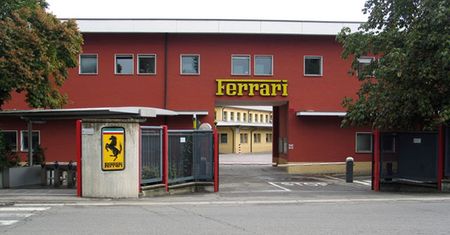 Fabryki Ferrari i Lamborghini wstrzymały produkcję