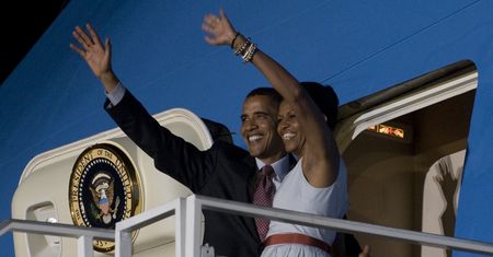 Michelle Obama i Barack Obama świętują rocznicę ślubu. Widać, że są szczęśliwi