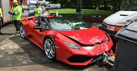 Nie mógł zapanować nad jego mocą. Rozbił Lambo warte fortunę na pierwszym zakręcie