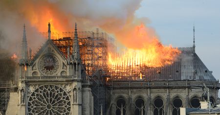 Wojna o Notre Dame. Generał chłoszcze architekta