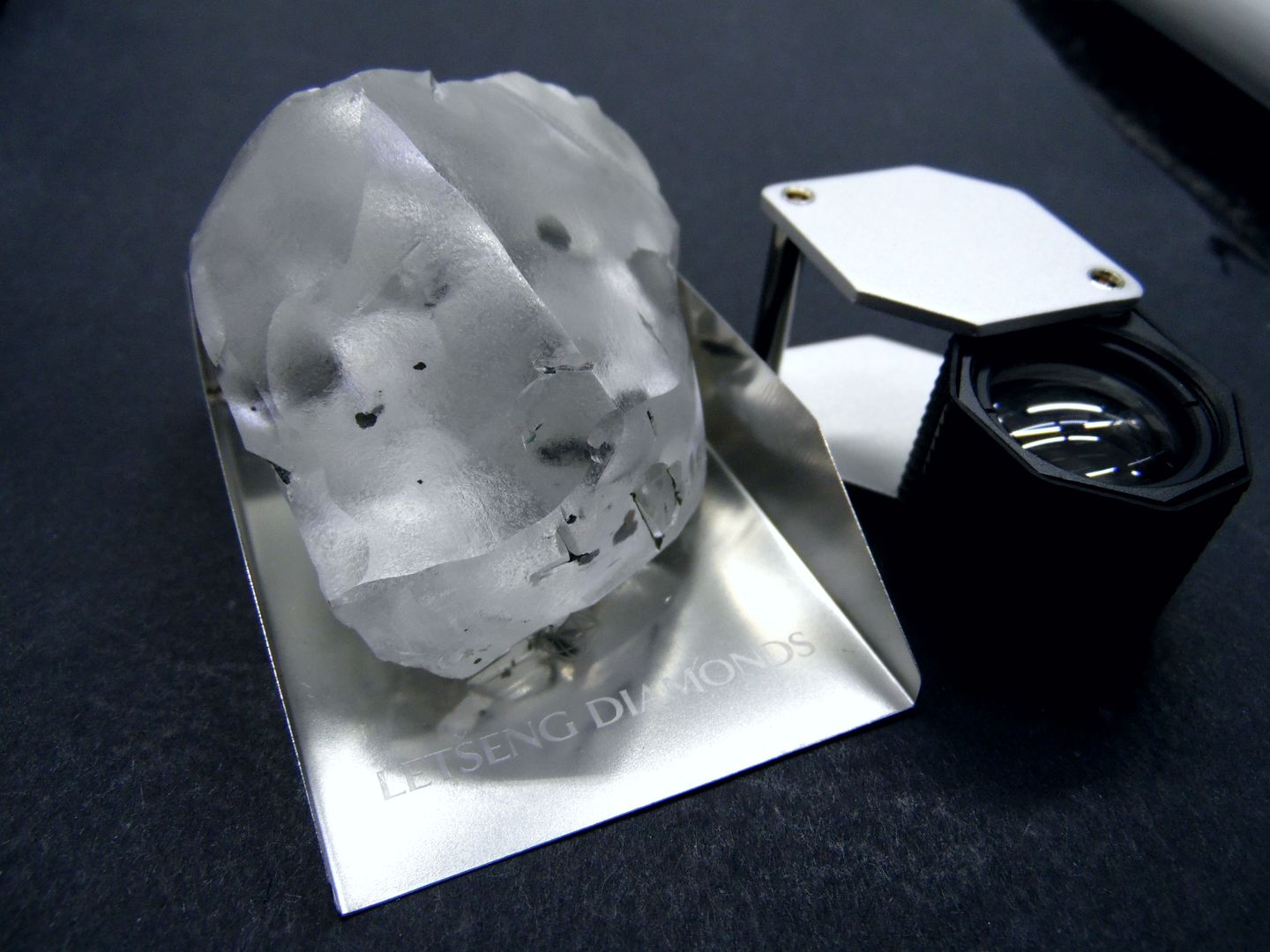 Wykopali jeden z największych diamentów na świecie. Ma 910 karatów