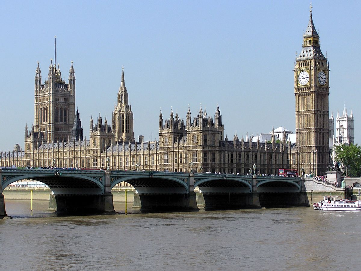 Tajne loże masońskie w brytyjskim parlamencie. Członkami politycy i dziennikarze
