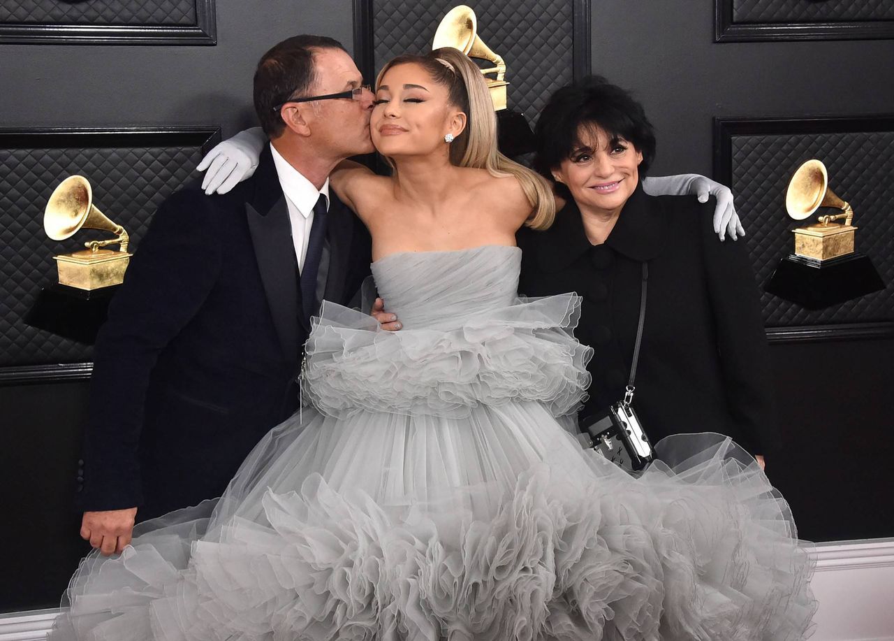 Ariana Grande z rodzicami – Grammy 2020