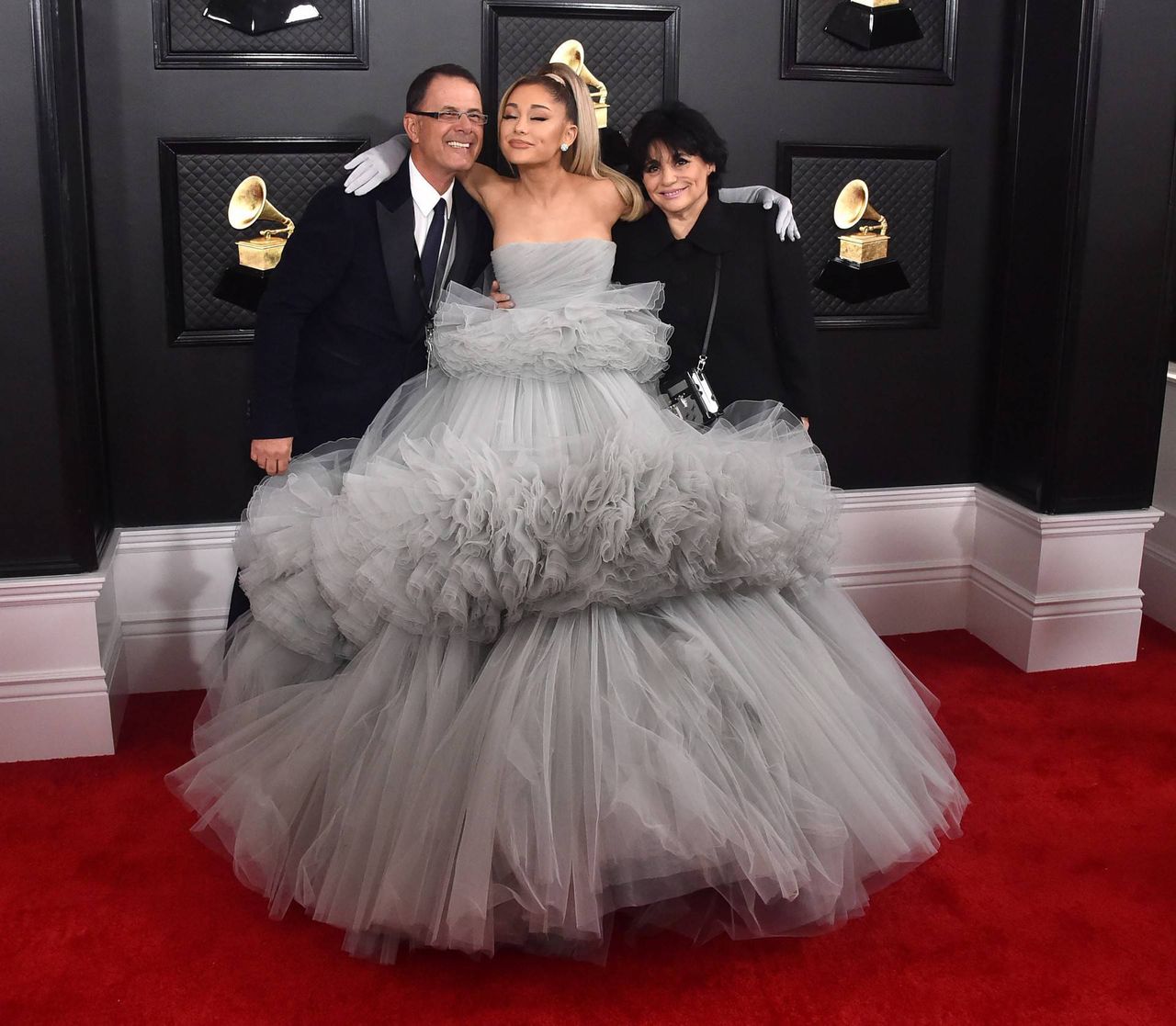 Ariana Grande z rodzicami – Grammy 2020