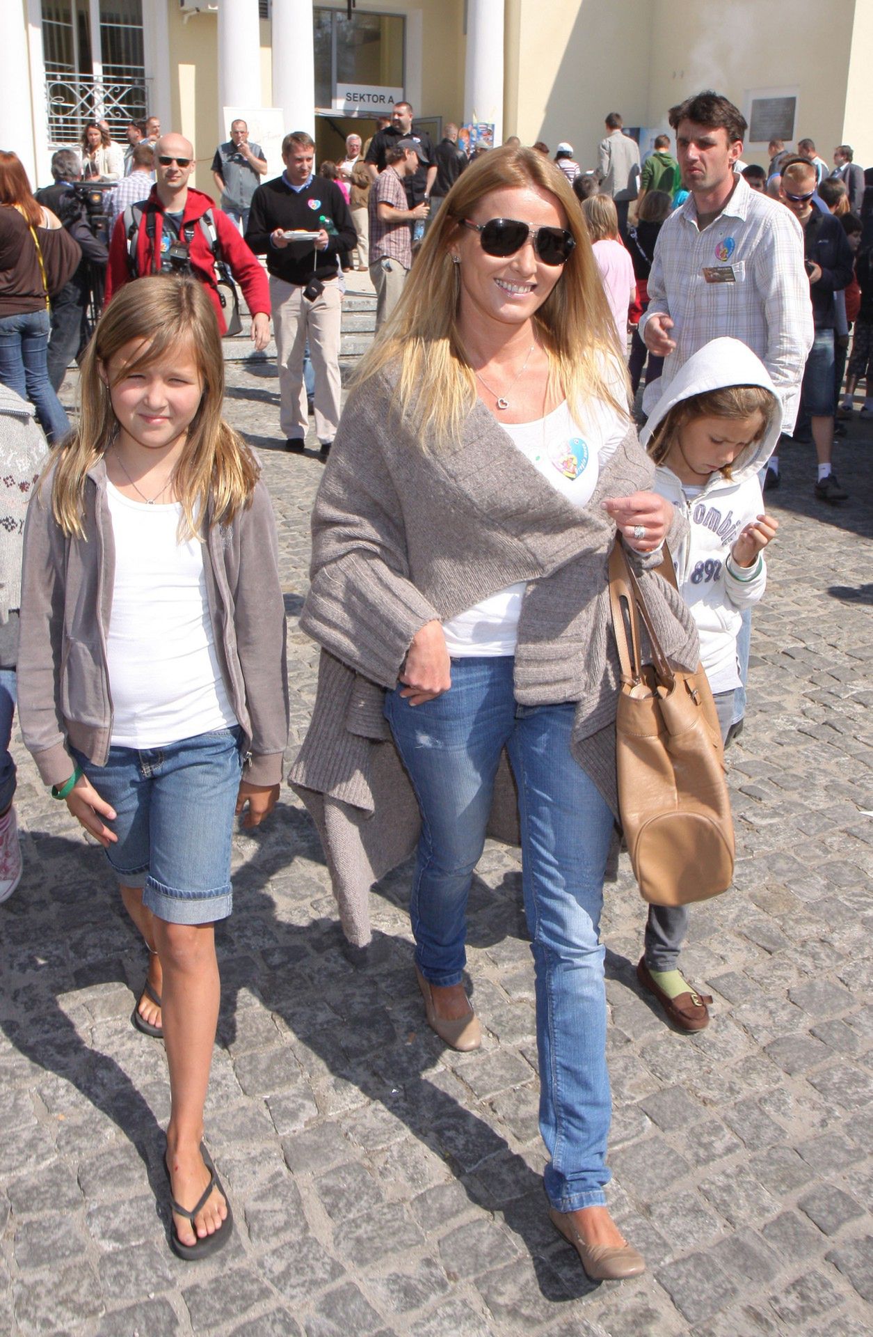 Hanna Lis z córkami