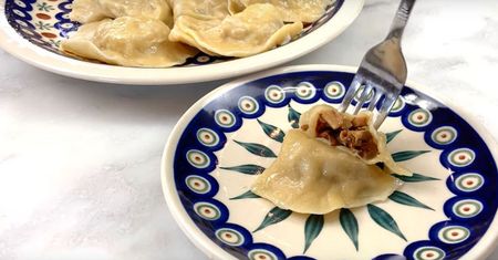 Takie pierogi lepiła moja babcia. To prawdziwa poezja smaku!