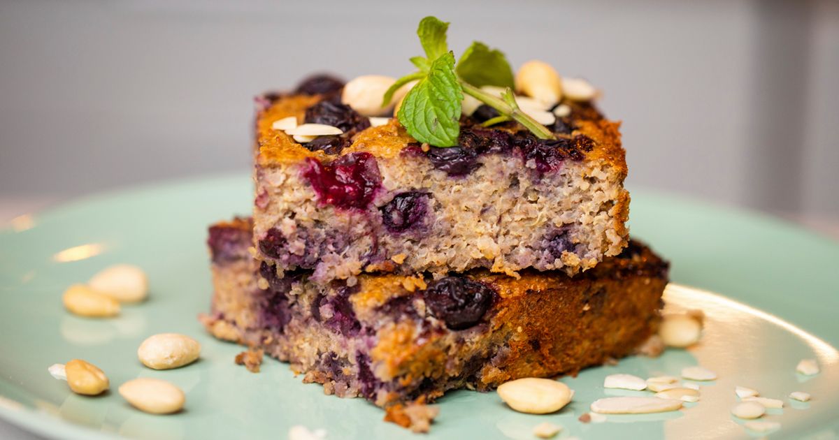 Ciasto z komosą ryżową i borówkami