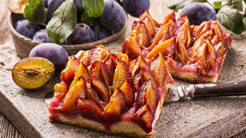 Bardzo proste ciasto ze śliwkami. Wygląda pysznie, a smakuje jeszcze lepiej