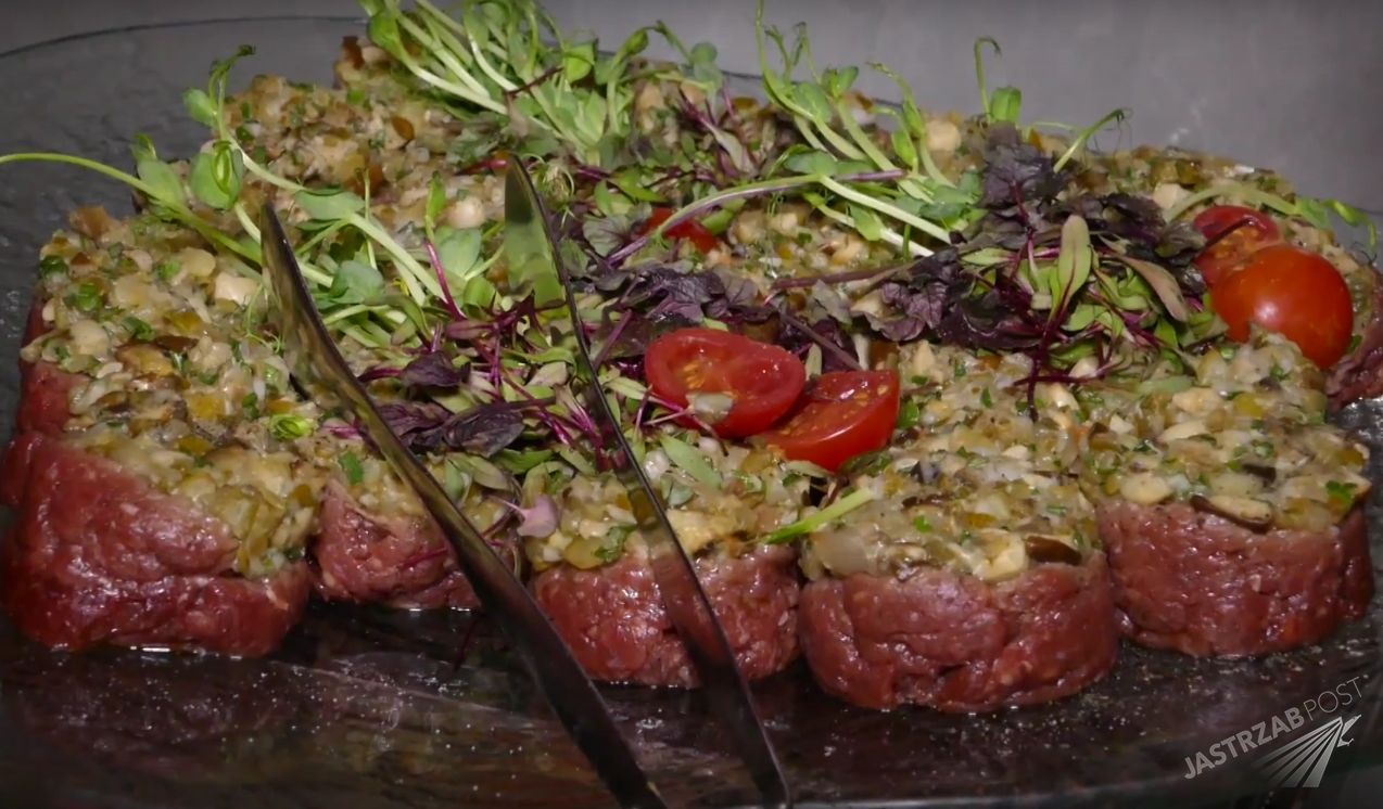 Co gwiazdy jedzą na bankietach?