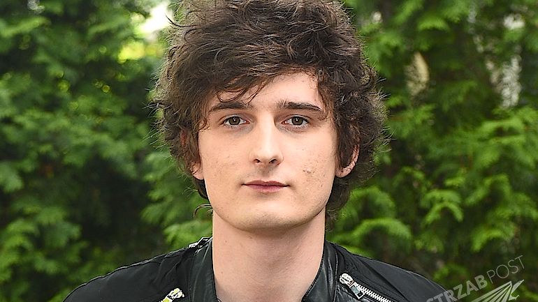 Dawid Podsiadło z wąsami. Dawid Podsiadło na Instagramie