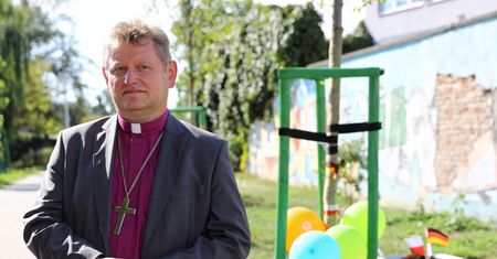 Bp Jerzy Samiec oburzony słowami senatora PiS. Apeluję o szacunek i unikanie wrogości