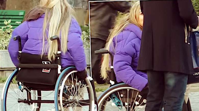 Mamiko na wózku inwalidzkim w programie Życie na wózku