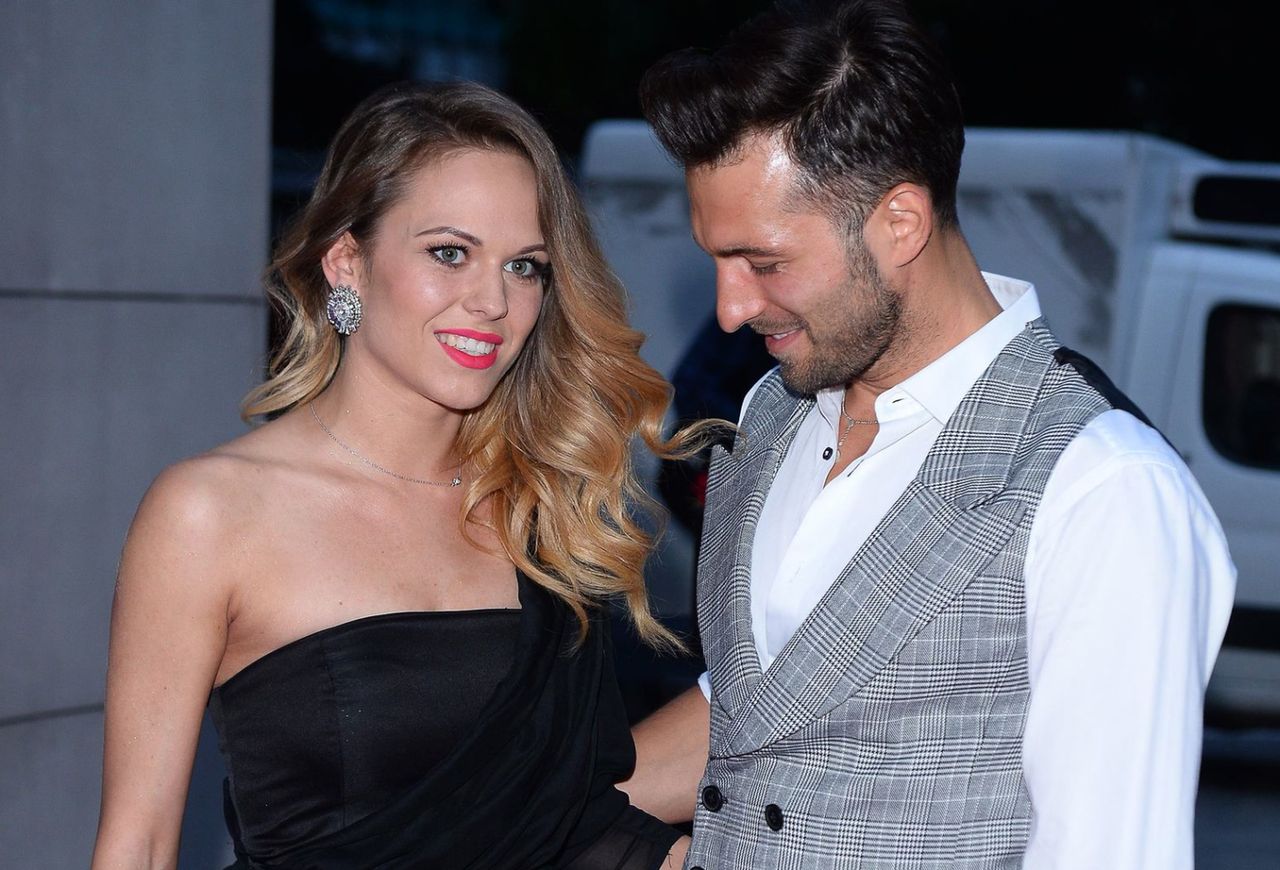 Narzeczona Rafała Maślaka musi uzbroić się w cierpliwość. "Ślubu w tym roku na pewno nie będzie"