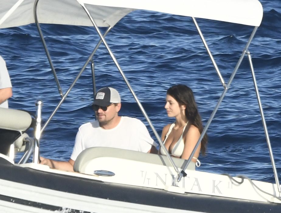Leonardo DiCaprio romansuje z 22-latką. Paparazzi przyłapali parę na harcach na jachcie