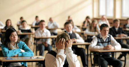 Burza po wycieku egzaminu gimnazjalnego. "Zrobili tym młodym ludziom krzywdę"