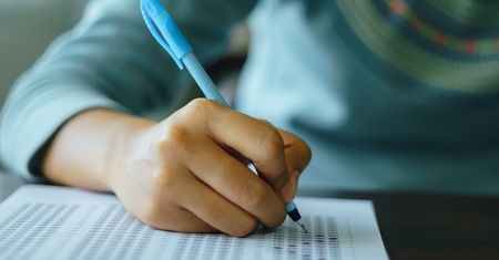 20 uczniów z Telangany zabiło się po oblaniu testu. Wyniki były błędne