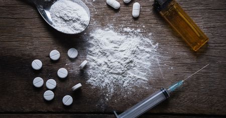 Przejęła po skazanym mężu produkcję narkotyków. Wciągnęła w to swoją 16-letnią córkę
