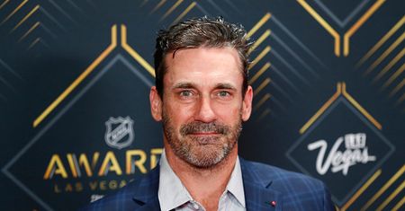 Jon Hamm wiecznie młody. Niewiele się zmienił od czasów "Mad Mena"