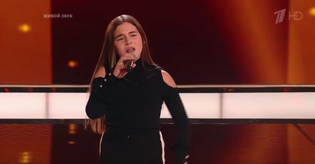 "The Voice Kids": Mikella Abramowa, córka milionera, wygrała dzięki oszustwu